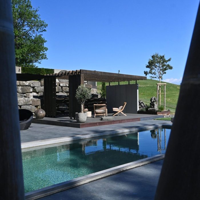 Pool mit Außensitz