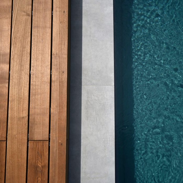Pool mit Abdeckung